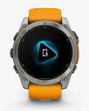Garmin Fenix ​​8 AMOLED Saphir 51 mm Titan Silber Orange Armband